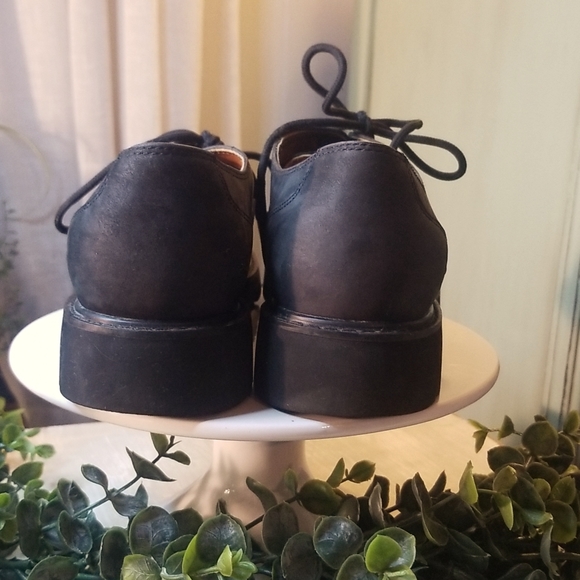 Black Leather Timberland Shoes - Picture 3 of 9